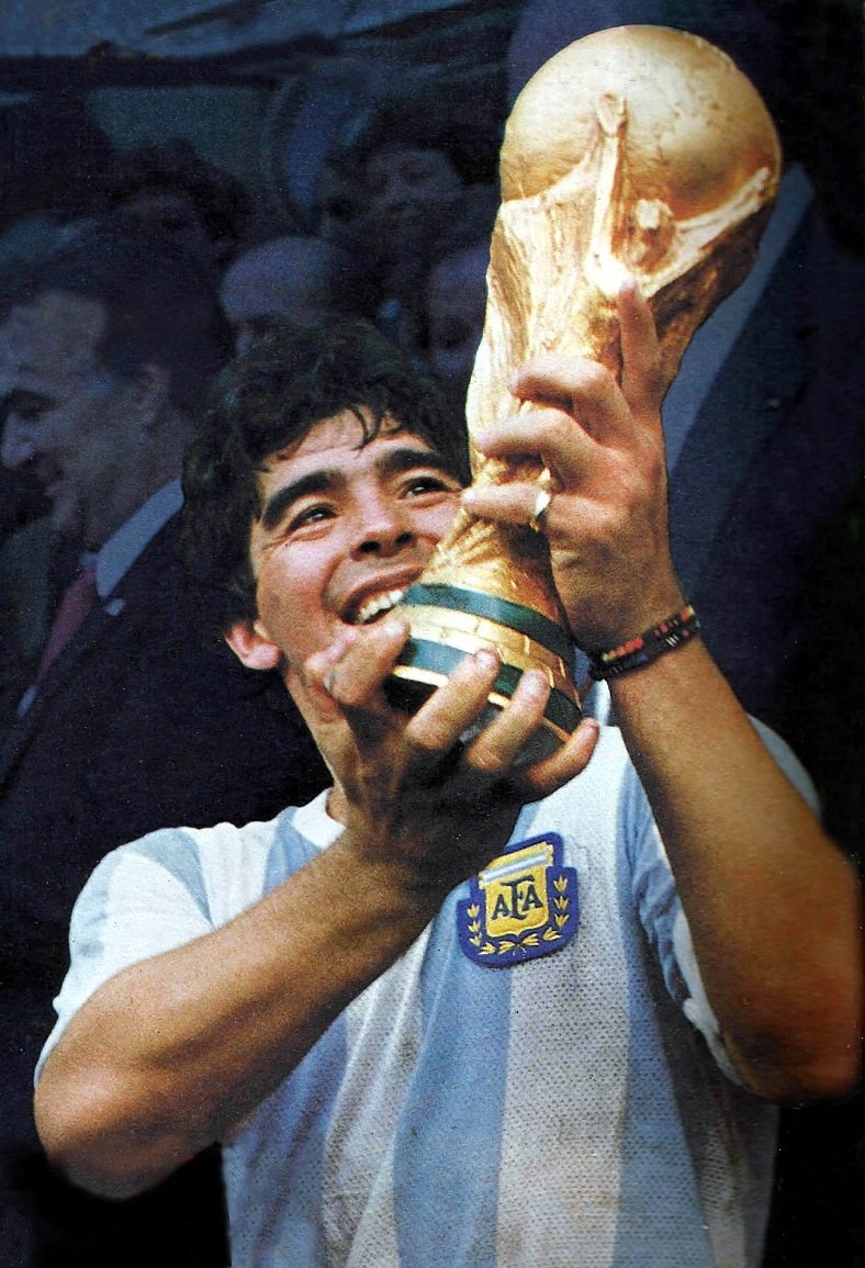 Â¡La pelota siempre al 10! Maradona la leyenda